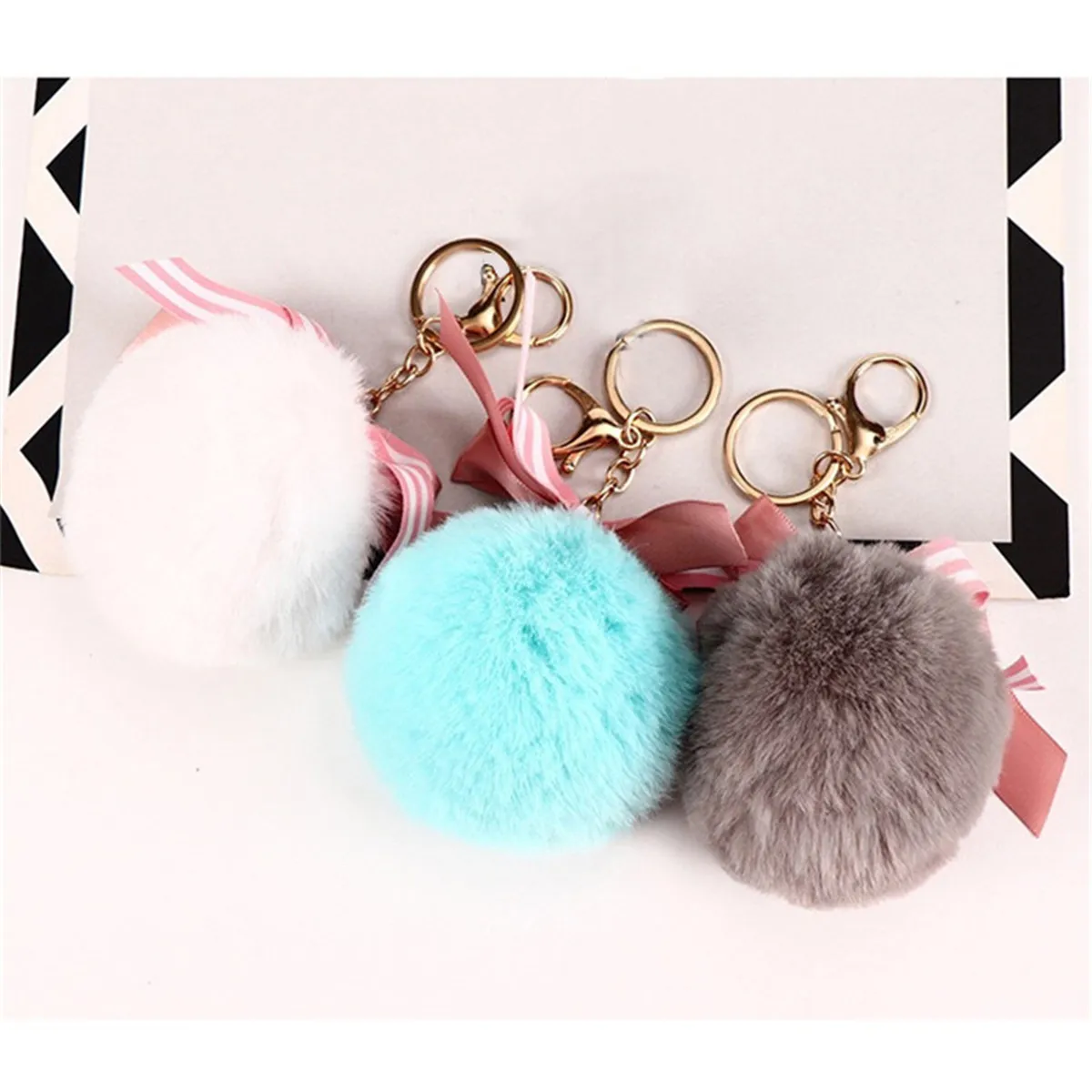 Fluffy Fur Pom Pom Keychain with Bow Soft Faux Rabbit Fur Ball Car Keyring Pompom Key Holder Chains Women Bag Car Accessories