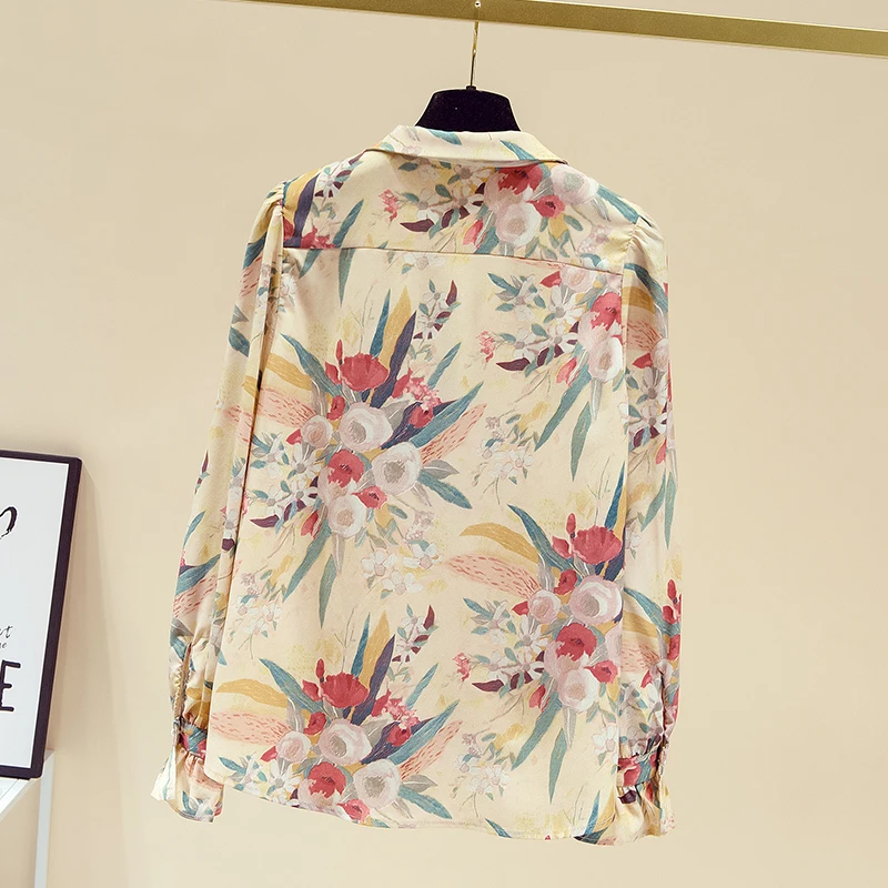 Mode Frauen Shirt 2021 Frühling Neue Floral Langen Ärmeln Chiffon Hemd Weibliche Westlichen Stil Fliege Bodenbildung Shirt Gedruckt Top