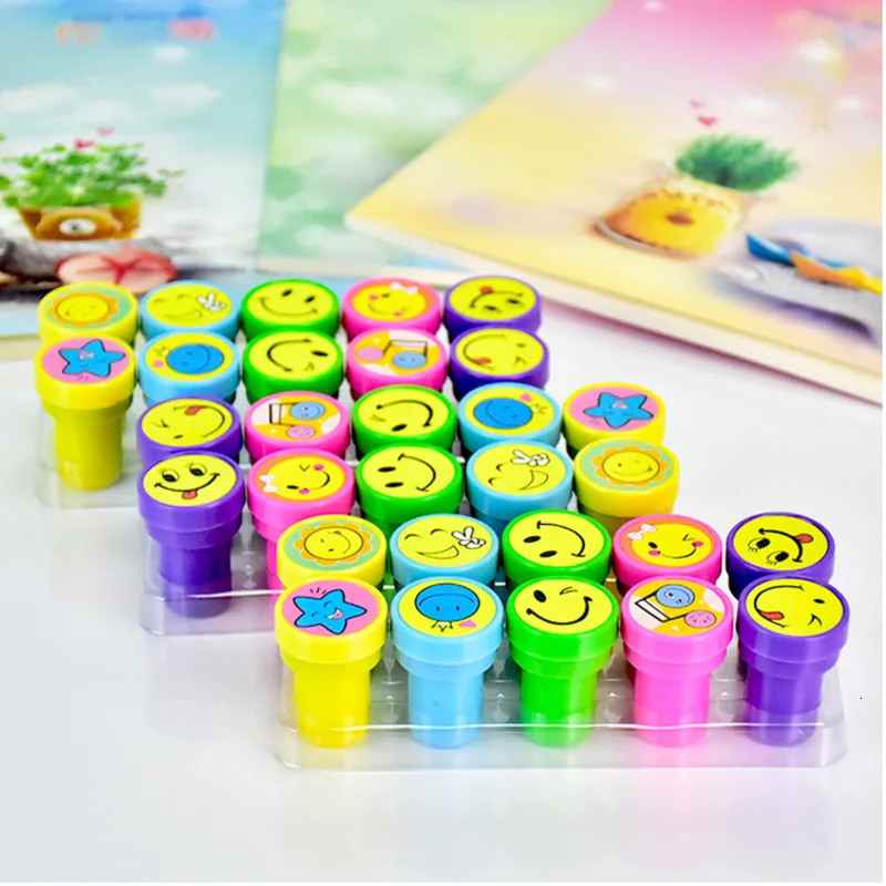 Sceau de dessin animé Smiley Face pour enfants, timbres jouets pour enfants, sceau pour scrapbooking, peinture bricolage, décor d'album photo, 10 pièces par ensemble