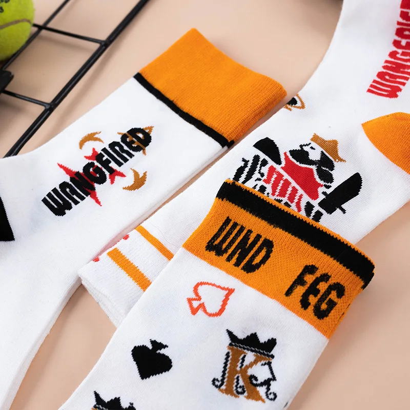 Men\'s New Tide Creative Personality Mid Tube Cotton Socks Harajuku College Style Skateboard Sports Europe And America Hip-hop