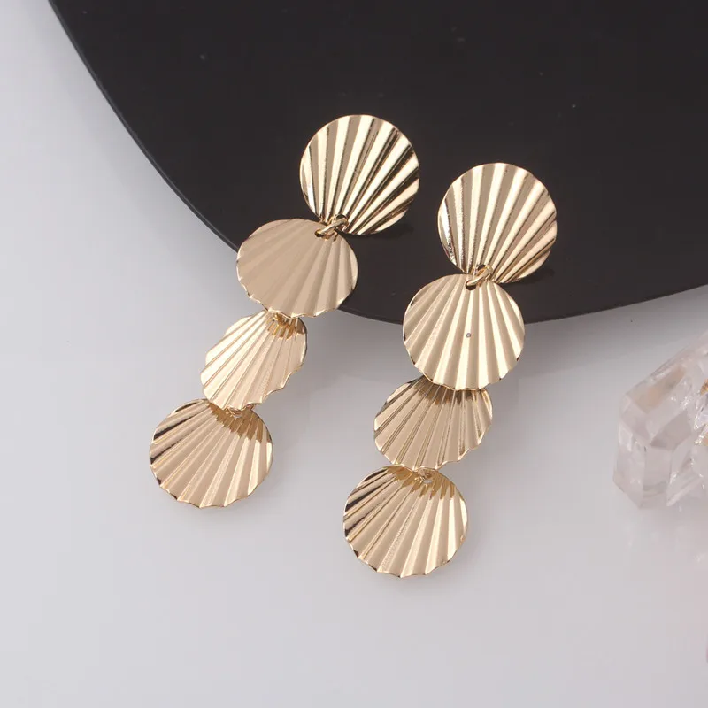 Fold Metal Dangle Earrings for Women Shell Shape Pendants Drop Earrings Cool Stuff Girls Fashion Ear Jewelry pendientes mujer