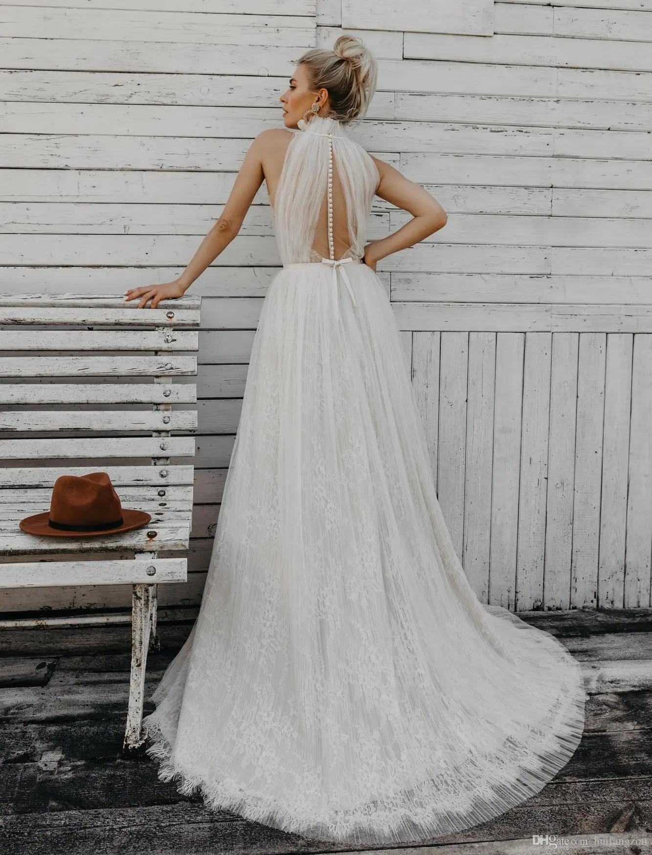 Vestidos de novia bohemios de cuello alto, línea A, con apliques de encaje, sin mangas, para playa, talla grande