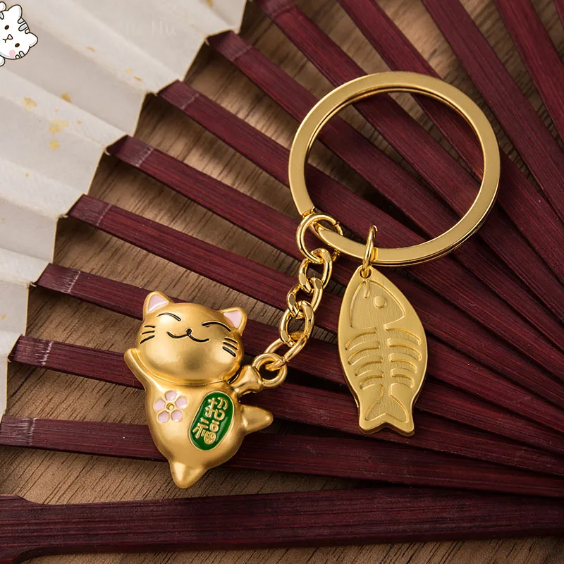 Maneki Neko Japan Lucky Cat Keychain Kawaii Trinkets Alloy Accessory Car Bag Pendant Key Chain Pray Golden Keyfob Couple Gift