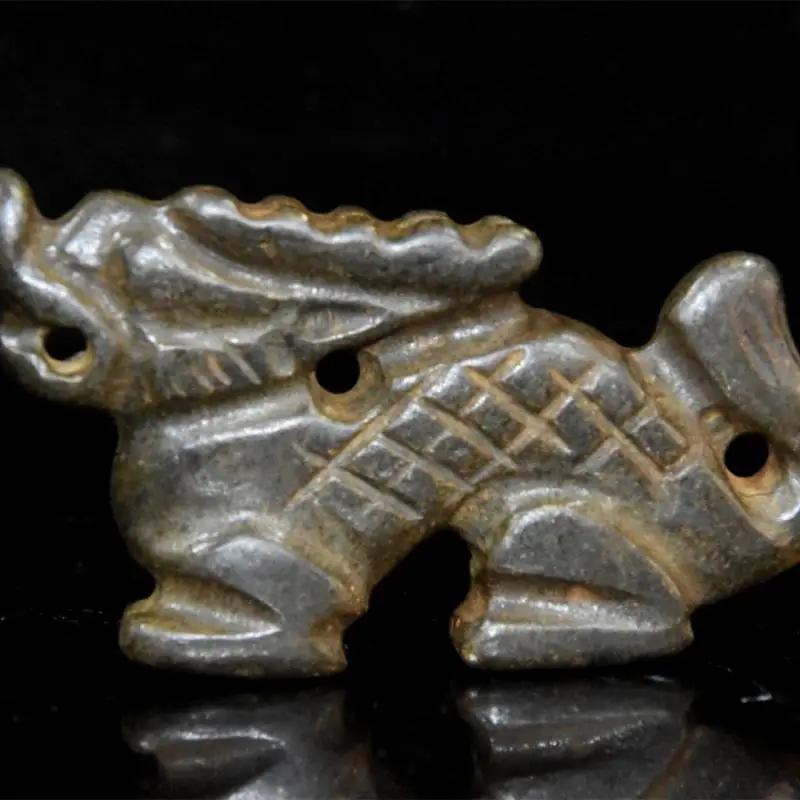 China Tibet Hongshan Culture Natural Meteorite Iron Stone Carved Golden Cicada Decoration Statues  Ornaments Amulet Mascot