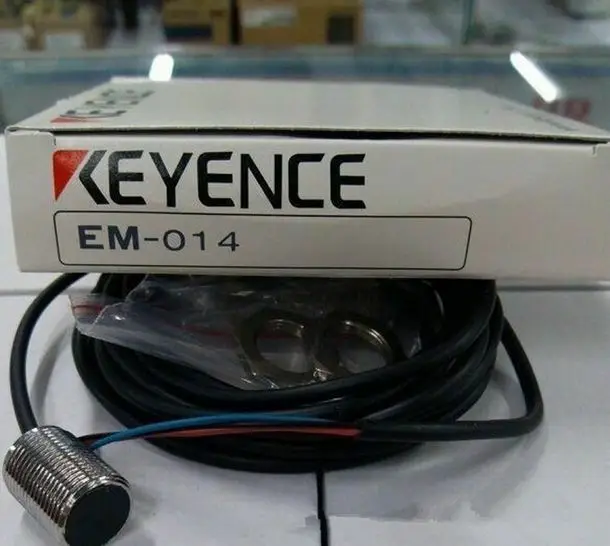 

1PCS Keyence EM-014 EM014 Proximity Sensor In Box -New