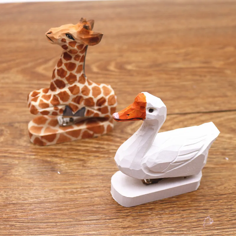 Cute Creative Handmade Woodcarving 3D Animal Flamingo Stapler Mini Wood Stapler Send staples Office Learning Desktop Decoration
