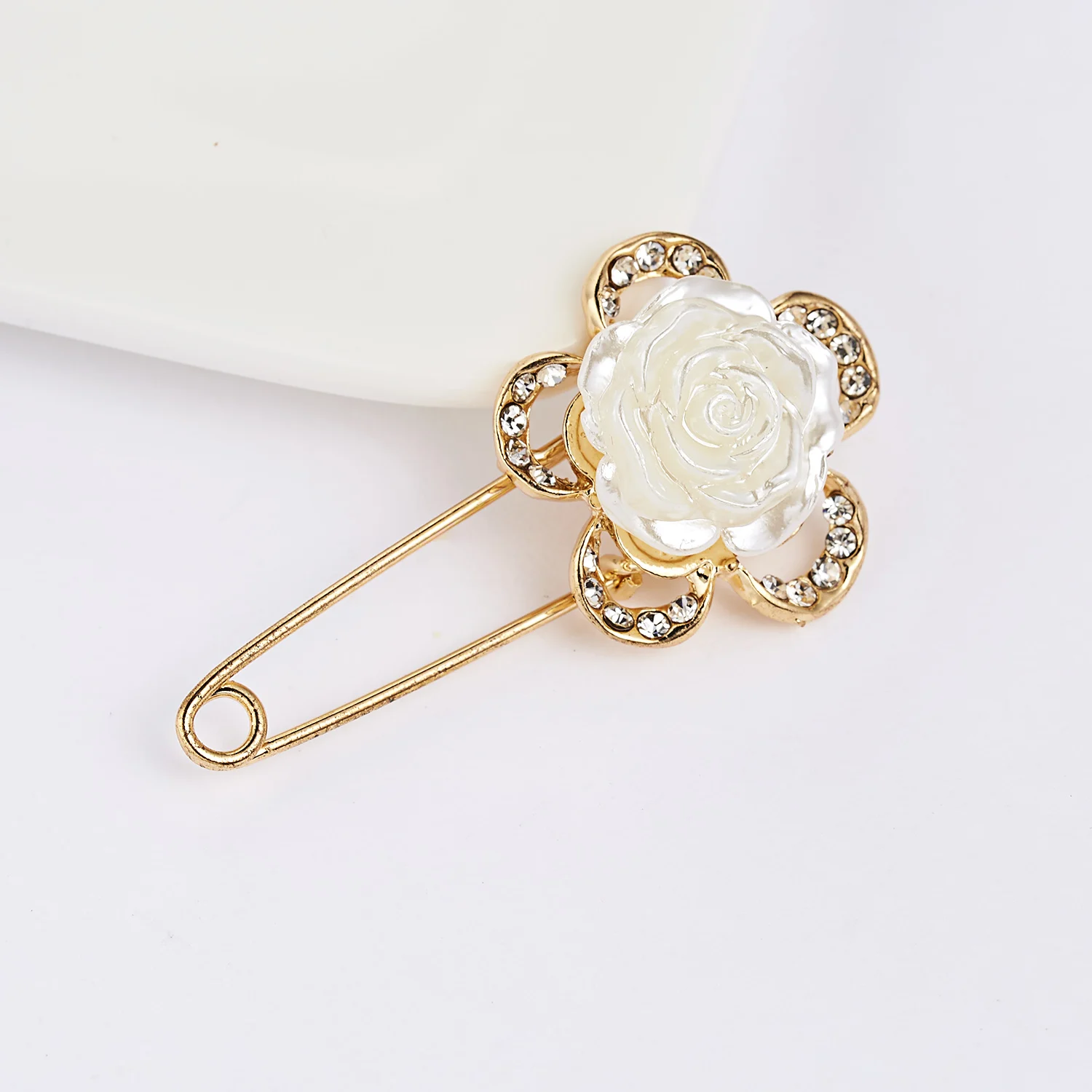 Rinhoo Luxury Fashion Rhinestone Flower Brooch for Women Elegant Bowknot Crown Owl Butterfly Heart Decoration Buckle Safety Pins