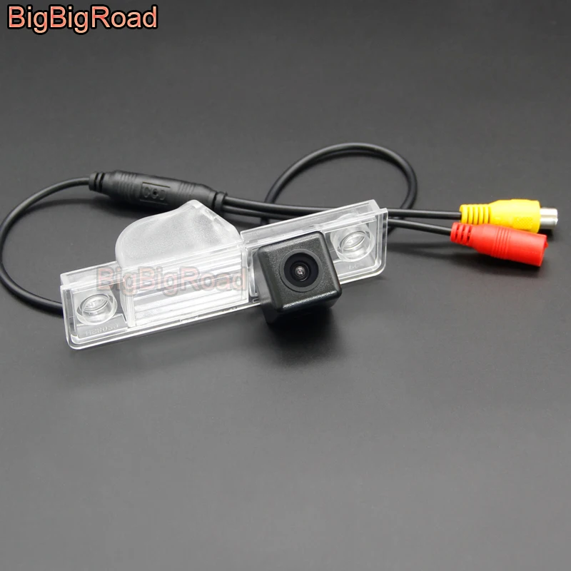 BigBigRoad Vehicle Wireless Rear View Camera HD Color Image For Roewe 350 2010 - 2016 / Morris Garages MG GT 350