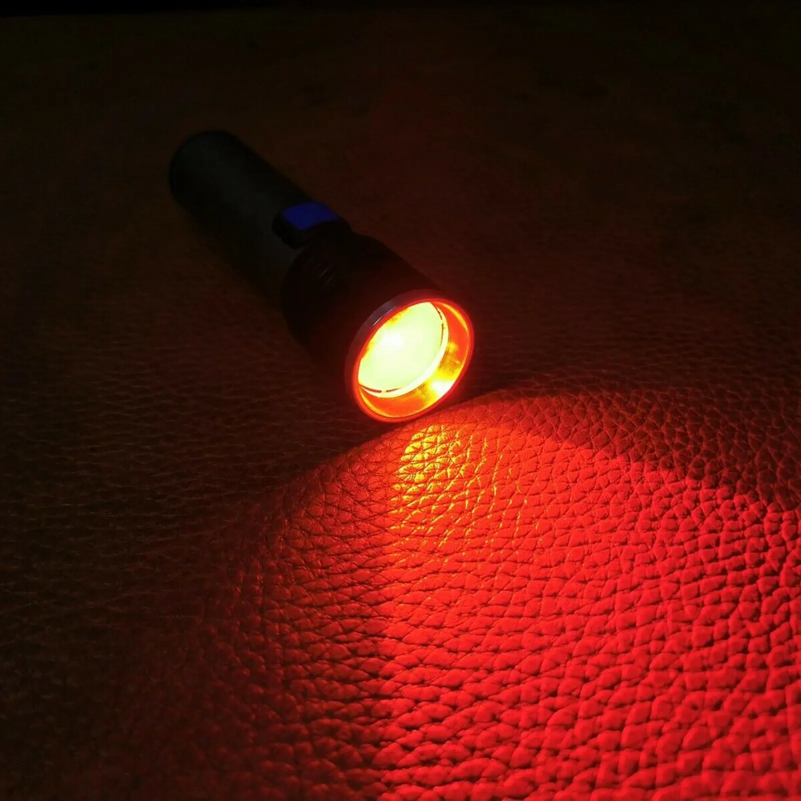 Multifunction 670nM USB Deep Red Light LED Flashlight Against Deteriorating Eyesight Torch 5 M 8 Hours Black