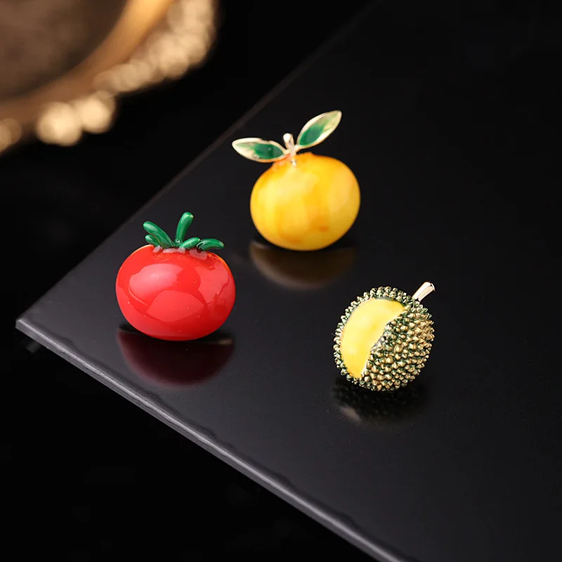 Cute Summer Fruit Small Brooches Women Men 2021 New Fashion Enamel Pins Peach Cherry Pear Tomato Collar Pin Casual Jewelry Gifts