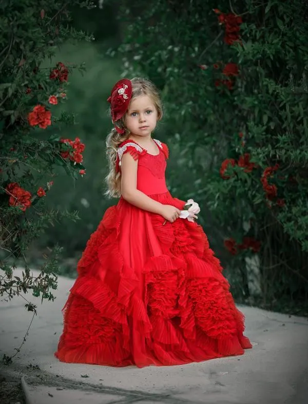 Lovely Red Flower Girl Dresses Special Occasion For Weddings Ruffled Kids Pageant Gowns Lace Applique First Communion Dress