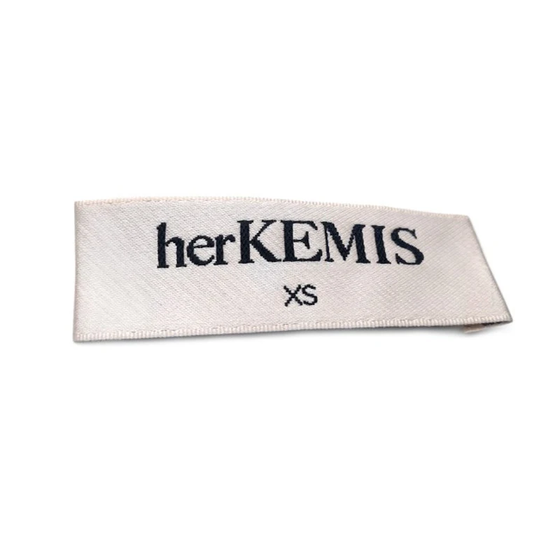 

High Quality Crochet Woven Labels Customized Coat Clothing Sewing Fabrics Tag Woven Garment Labels Personalized Logo