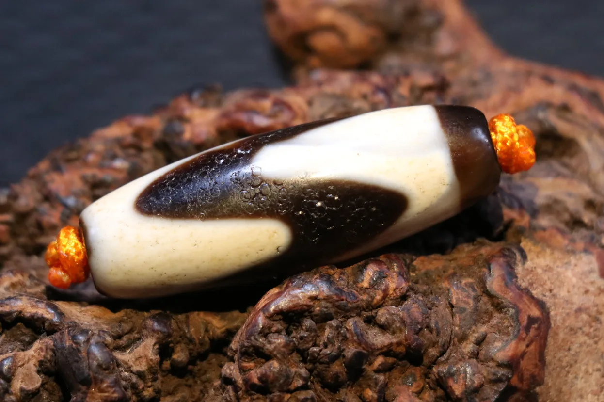

Treasure Unique Magic Power Tibetan Old Agate tiger-tooth dZi Bead Pendant A T Timestown UPD22