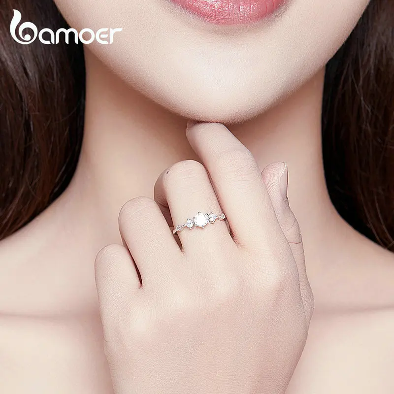 Women's Dazzling 925 Silver Engagement Ring, Statement Piece