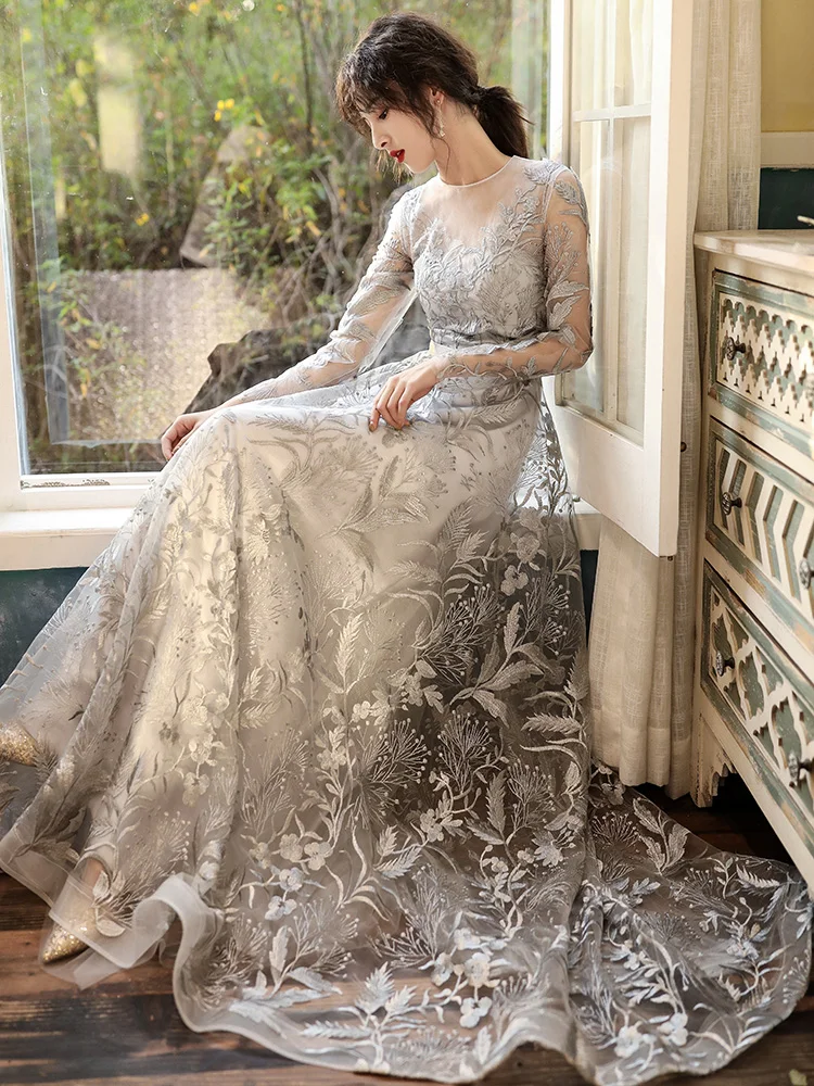 Silver Gray Lace Evening Dresses With Long Sleeves Elegant O-neck A-line Floor-length Backless Celebrity Gowns