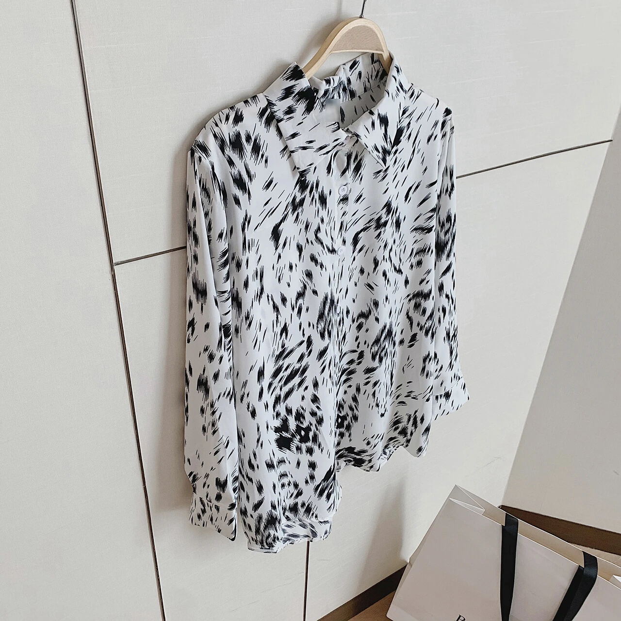 Chemisier à carreaux imprimé animal pour femme, haut à manches longues, cardigan femme, chemise, tunique, blanc, noir, vêtements de printemps, nouveau, Y2K, 2023