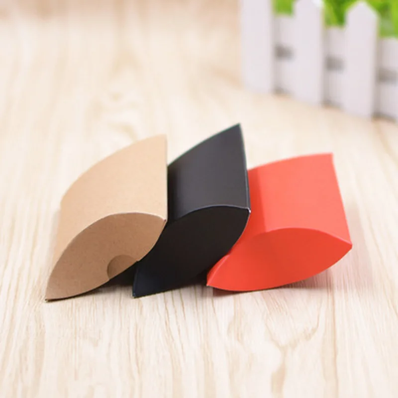 10pcs DIY Candy Boxes Bag Craft Paper Pillow Shape Wedding Favor Gift Box Valentines Present Party Supplies Eco-Friendly Kraft