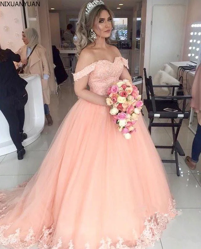 2021 brzoskwinia Quinceanera sukienki Off Shoulder aplikacje koraliki Lace Up suknia tiul 16 słodka dziewczyna Prom sukienki na przyjęcie