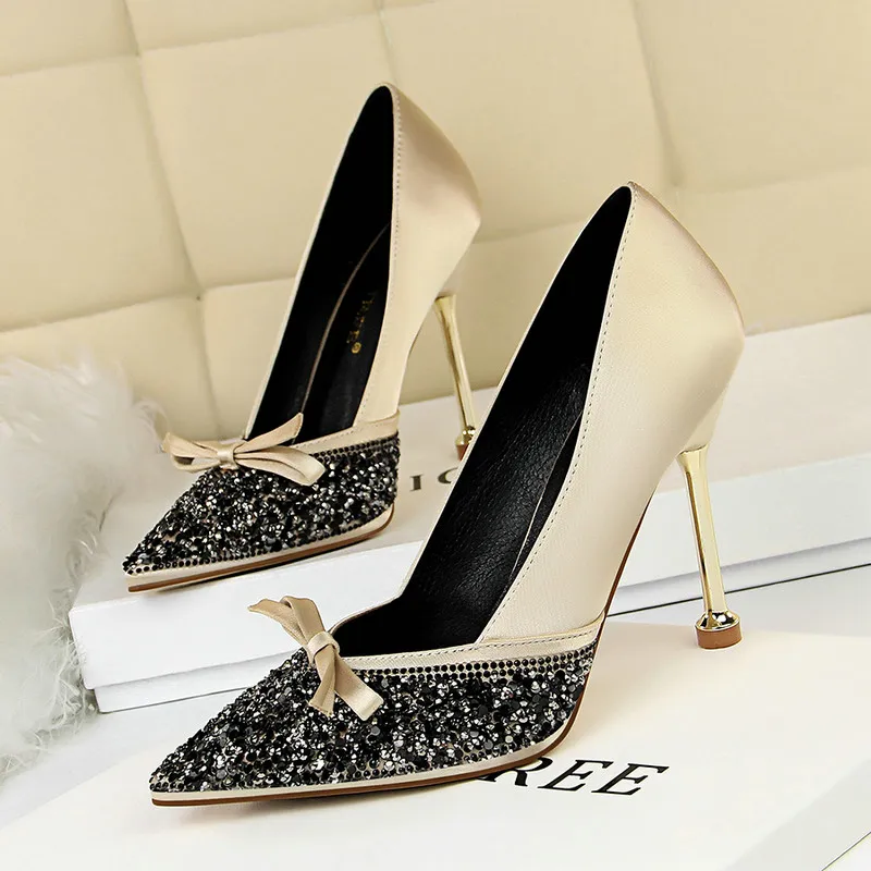 UMMEWALO High Heels Shoes Women Bling Design Pointed Toe Pumps Women Super High Shoes Ladies Shoes New Arrival