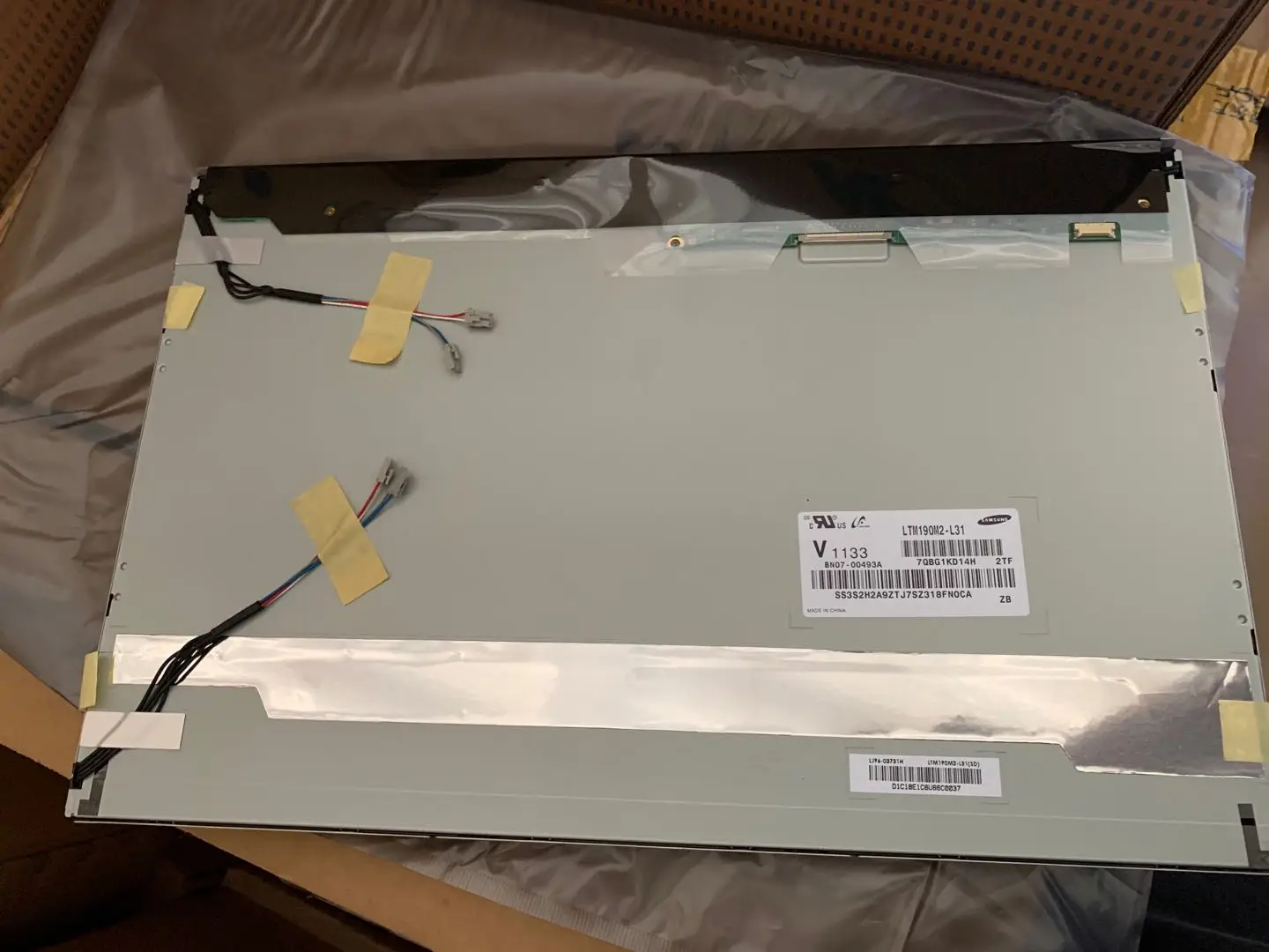 Imagem -01 - Tela Lcd Industrial de 19 Polegadas Ltm190m2 L31 Original com Garantia de um Ano tela lcd industrial de 19 polegadas ltm190m2 l31 original com garantia de um ano 01