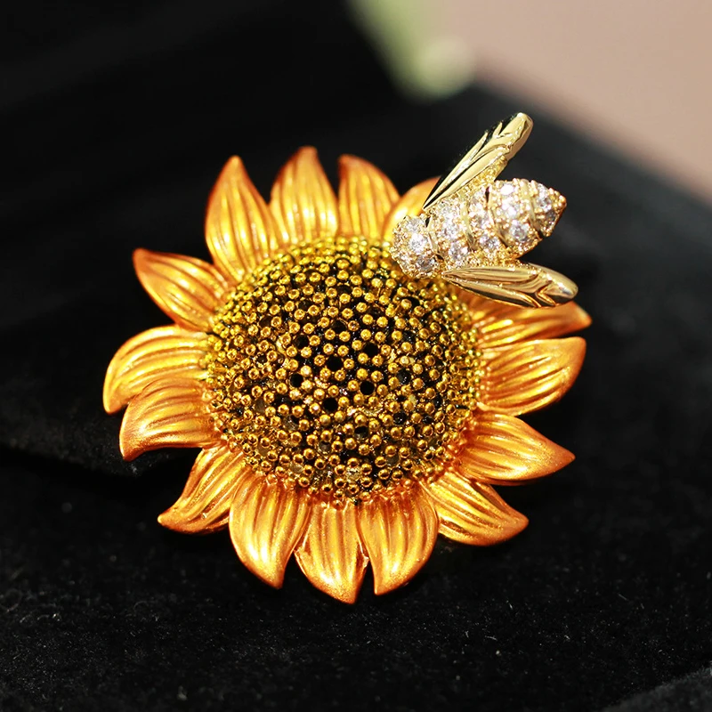 Vintage Bee Collecting Nectar From Sunflower Brooches For Women Girl Party Wedding Brooch Pins Gifts