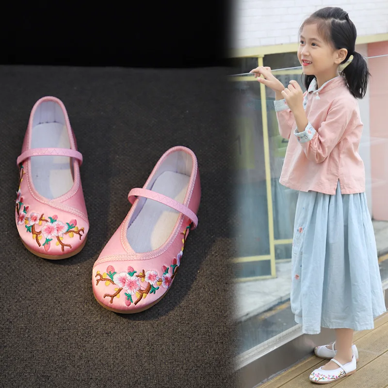 2019New Kids Shoes Chinese Style Embroidered Little Baby Girls Princess Shoes soft-soled Girls Flat Shoes Red Pink 2 3 4 5 6 7T