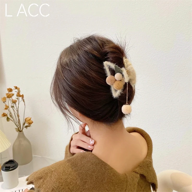 

New Autumn and Winter Furry Ball Hair Accessories, Autumn Hair Catching Clip, Hair Clip, Girls Catching Clip, Big Hair Catching