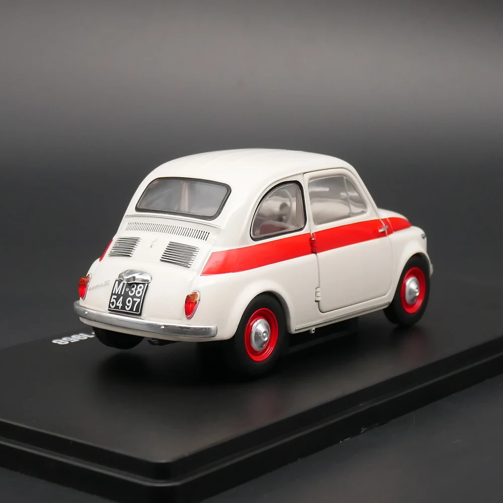 IXO / Hachette 1:24 Fiat Nuova 500 Sport 1958 Metal Toy Car Diecast Model