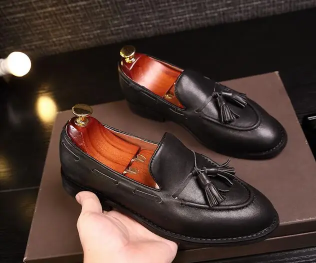 

Drop Shipping 100% Genuine Leather Black Maroon Solid Color Fringe Front Slip On Loafers Man Shallow Round Toe Casual Shoes