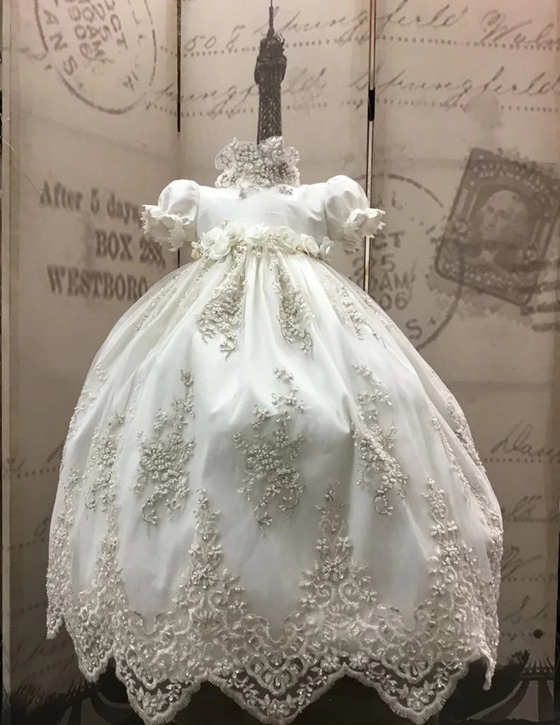 Luxury Beaded Christening Gowns For Baby Girls Lace 3D Flowers Appliqued Pearls Baptism Dresses With Bonnet First Communica