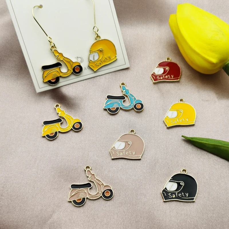 

10pcs/lot Electric Motorcycle Safety Helmet Enamel Charms Metal Pendants For Fashion Jewelry Earrings Bracelet DIY Accessories