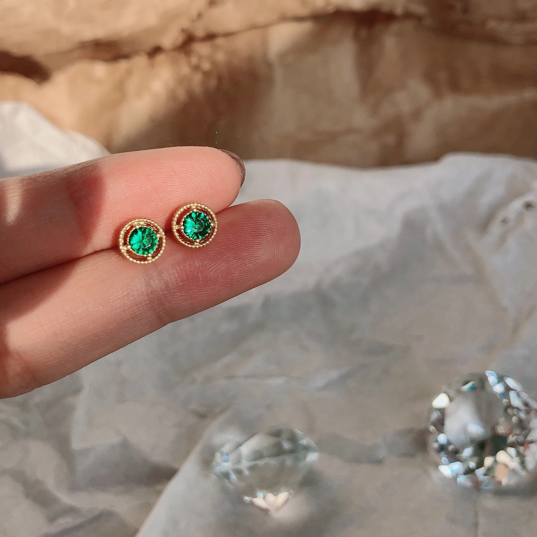 925 Silver Needle Baroque Carved Emerald Small Earrings Female Hollow Lasse Phnom Penh Simple Temperament Fashion Earrings