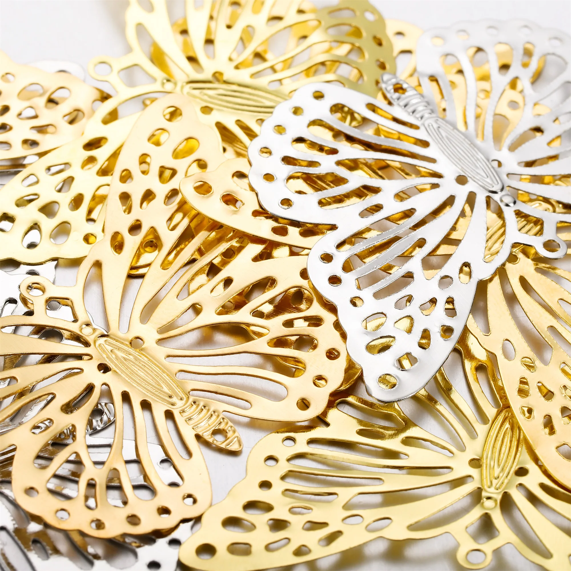 20ชิ้น/แพ็คทองแดง Hollow Butterfly Filigree Wraps Gold จี้ Charms ต่างหูสำหรับ DIY เครื่องประดับทำอุปกรณ์