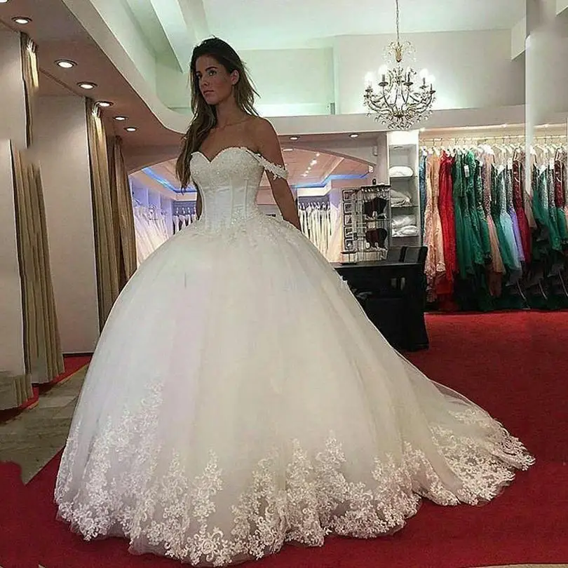 

Кружевное бальное платье принцессы с открытыми плечами, свадебные платья с бисером и аппликацией по индивидуальному заказу, свадебные платья из тюля со шлейфом