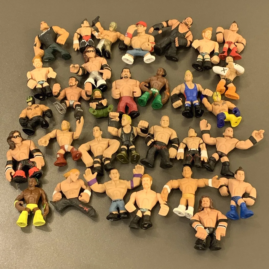 Random Pick Lot Wrestling Rumblers Mini Action Figures Elite Big Show Mini Wrestlers Models 2inch Exclusive Cake Topper Models