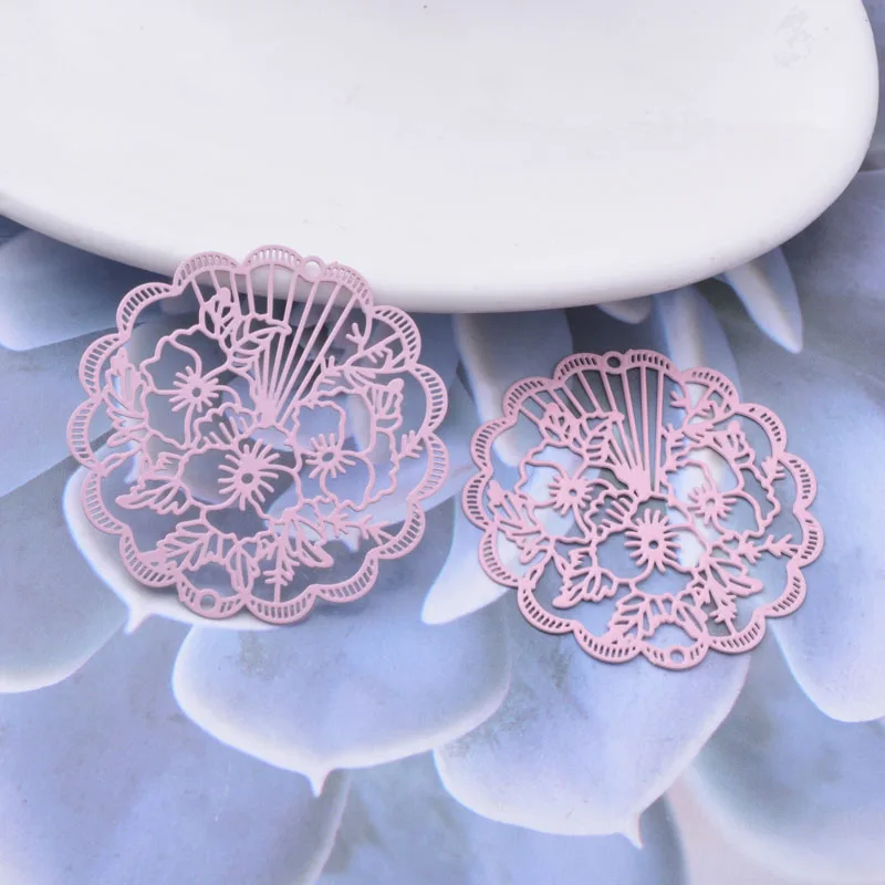 30 Stück AD3118 35mm lackiertes Messing in Silberfarbe, chinesischer Stil, Stickmuster-Blumen-Anhänger, filigrane Schmuckteile für Ohrringe – Detail 11