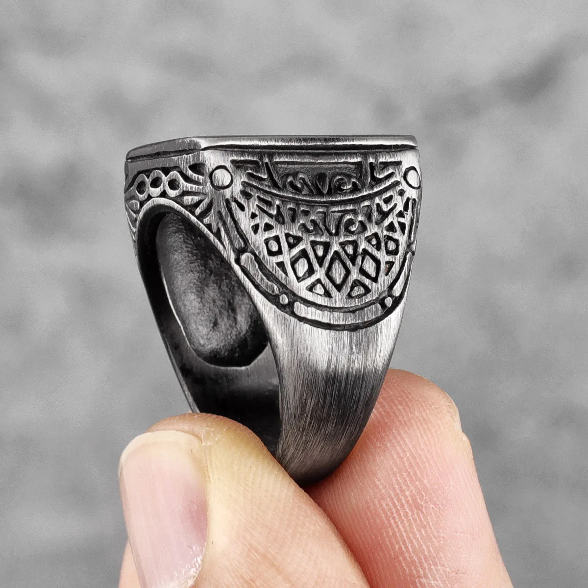 Vintage Black Brushed Pattern Stainless Steel Mens Rings Punk Charm Simple for Male Boyfriend Jewelry Creativity Gift Wholesale