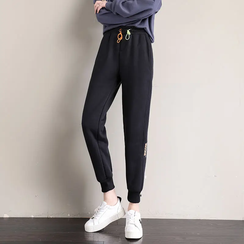 

Sweatpants Women's Autumn New Loose Harem Casual Pants Are Thin and Versatile Nine-point Pants with Velvet Pants