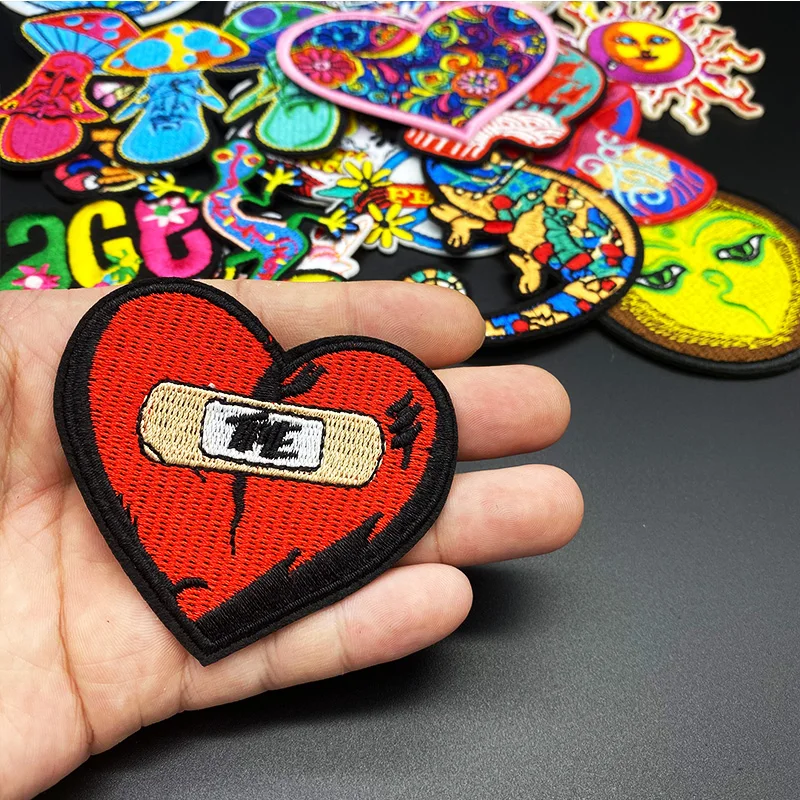 20Pcs/lot Love skull lizard Embroidery Patches for Clothing Appliques Clothes Stickers Iron on bags Kid Dress Decoration