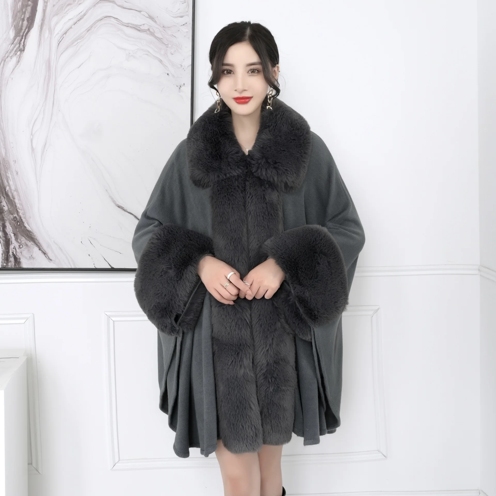 Batwing Sleeves Poncho Cape Women Overcoat Long Cloak Winter Big Pendulum Faux Rabbit Fur Collar Cardigan Loose Streetwear Coat