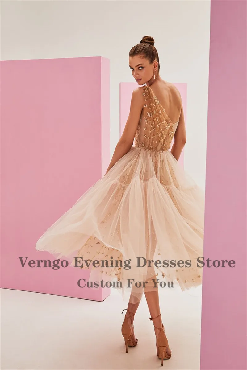 Verngo Beige Tulle สายสั้นชุดหนึ่งไหล่ลูกปัด Corset Lace-Up Puffy กระโปรง Ruffled ชาความยาวอย่างเป็นทางการ Gowns