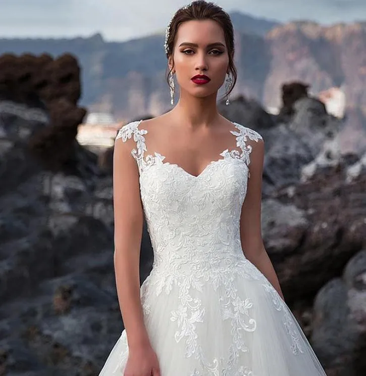 2025 الوهم ألف خط فساتين الزفاف الدانتيل حتى الظهر زي العرائس الرسمي مخصص Vestidos De Mariage رائع