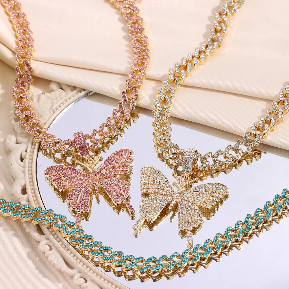 Fashion Bling Rhinestone Big Butterfly Pendant Necklace for Women Pink Blue Crystal Cuban Chain Necklace Rapper Rock Jewelry