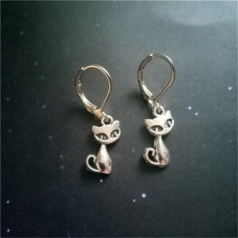 1 Pair of Antique Silver Color Cute Cartoon Cat Earrings Lever Back Earrings Minimalist Jewelry Animal Lover Gift