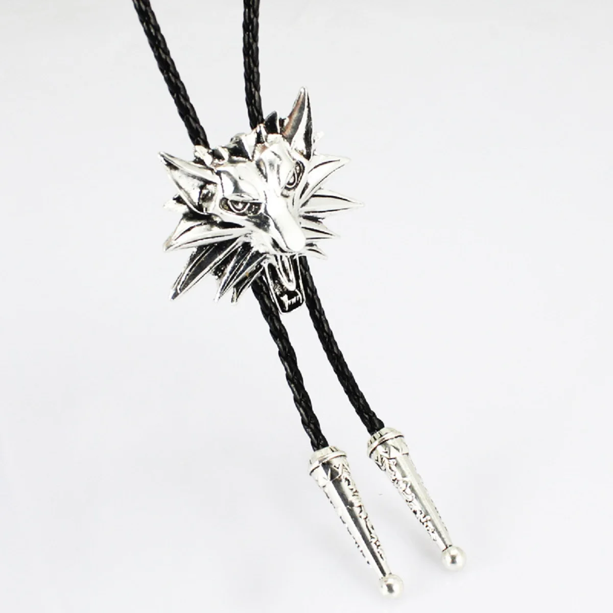 New style wolf head bolo tie collar rope hanging fashion men\'s and women\'s clothing pendant bolo tie accessories