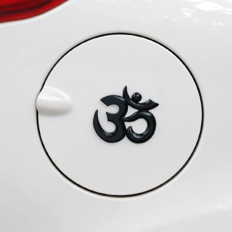 Noizzy Aum Om-ملصق سيارة معدني ثلاثي الأبعاد ، شعار سيارة مانترا ، أسود ، كروم ، إكسسوارات ديكور نسائية ، تصميم خارجي