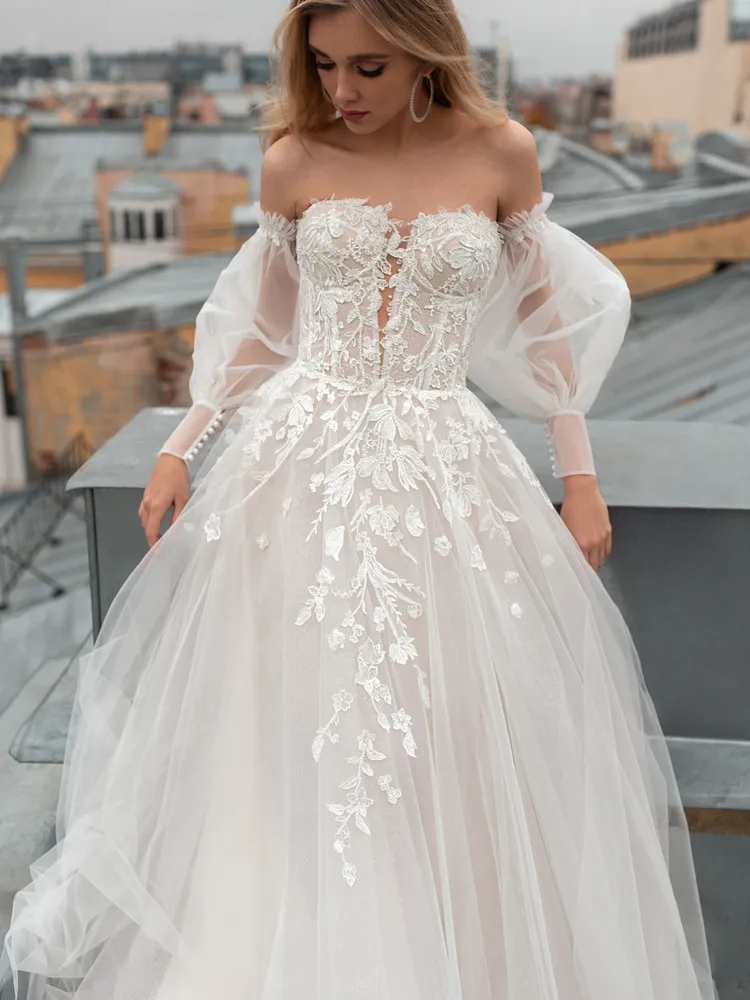 Eleganti abiti da sposa senza spalline 2021 Applique maniche a sbuffo Lace Up Court Train Organza affascinante abito da sposa bottoni nuovo Design