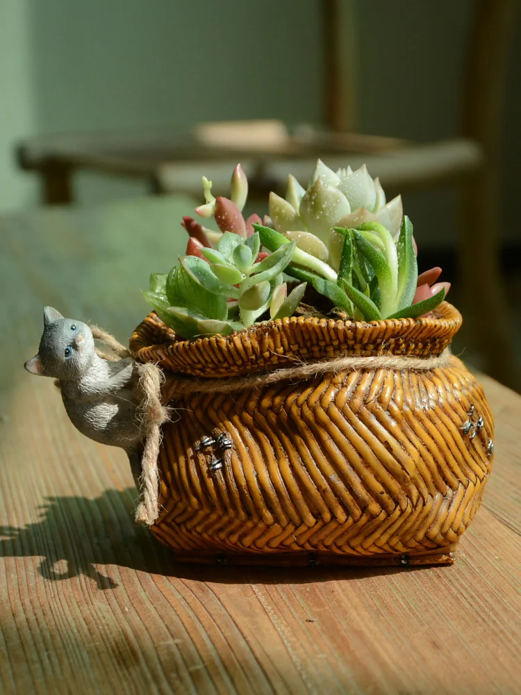 Imagem -02 - Cesta de Resina para Flores de Gatos Ornamentos Fofos para Cachorros e Gatos Cesta de Resina de Imitação em Rattan Bonecos de Casa e Estatuetas em Miniatura