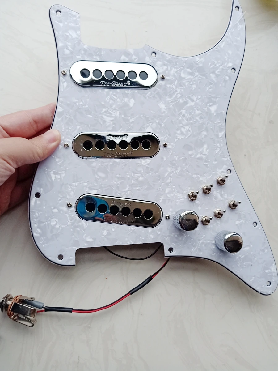 

Prewired Burns London Tri-Sonics Brian May Pickups Pickguard Chrome White Pearl for ST guitars 1 set + Welding circuit diagram