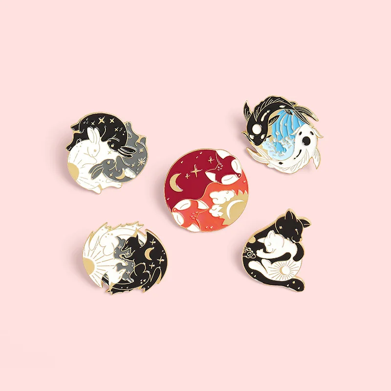 

Hugging Animals Lapel Enamel Pin Yin Yang Pin Night and Day Badges Black White Dragon Cat Fish Rabbit Fox Friendship Lover Gifts